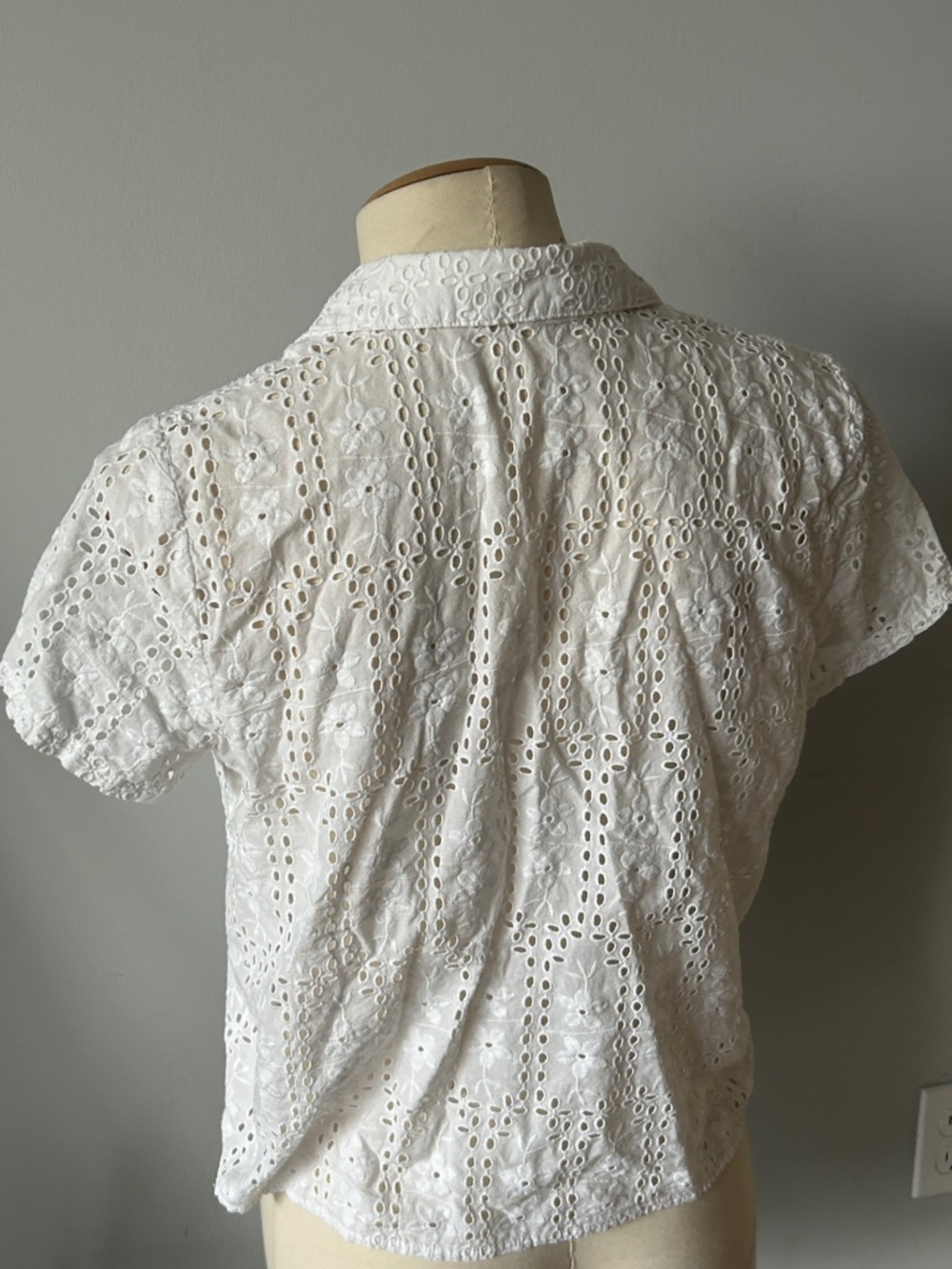 Madewell White Eyelet Button-Up Short Sleeve Blouse - Picture 5 of 5